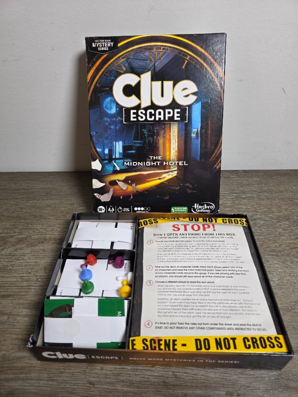 Clue Escape - The Midnight Hotel Mystery Series Board Game Hasbro Age 10+